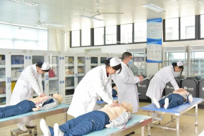 广州市护理专业中职的学校-广东技校排名网